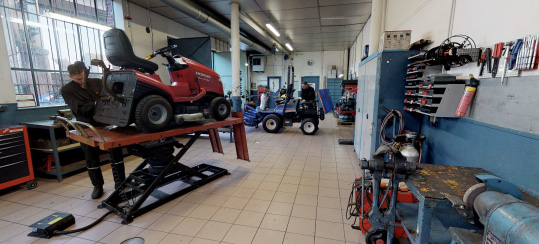 Révision tondeuse autoportée chez Anne & Faye Motoculture - Lisieux - Pont-l'Evêque - Orbec - Pont-Audemer